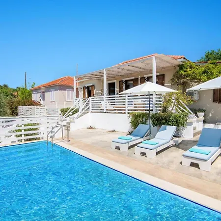 Observer By Villa Kypseli